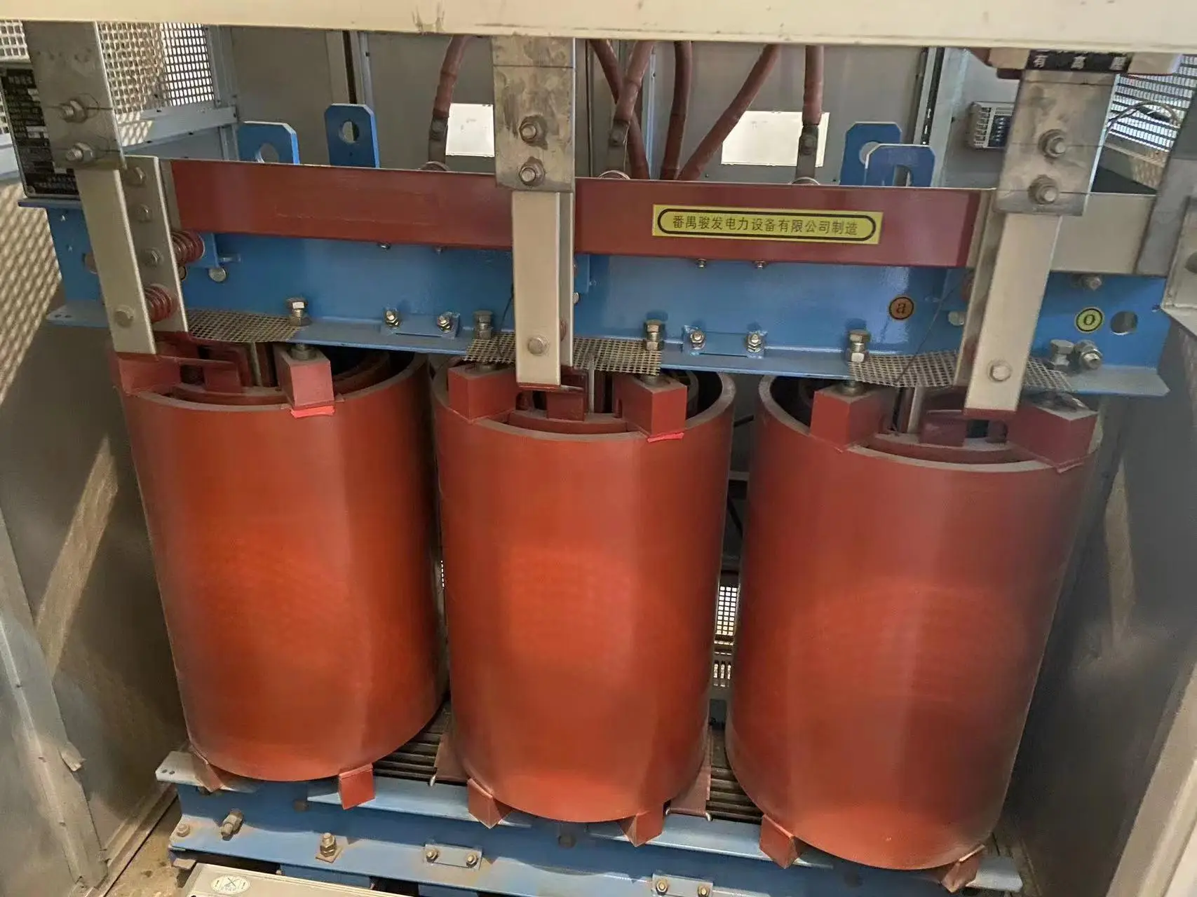 舊變壓器回收就選深圳市鑫進(jìn)發(fā)再生資源回收有限公司，專(zhuān)業(yè)回收多類(lèi)變壓器，價(jià)格合理服務(wù)優(yōu)